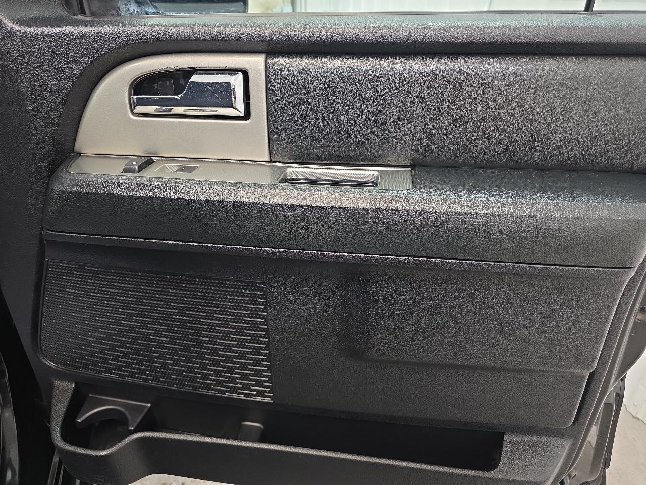 Ford Expedition 4WD 4dr XLT 2016