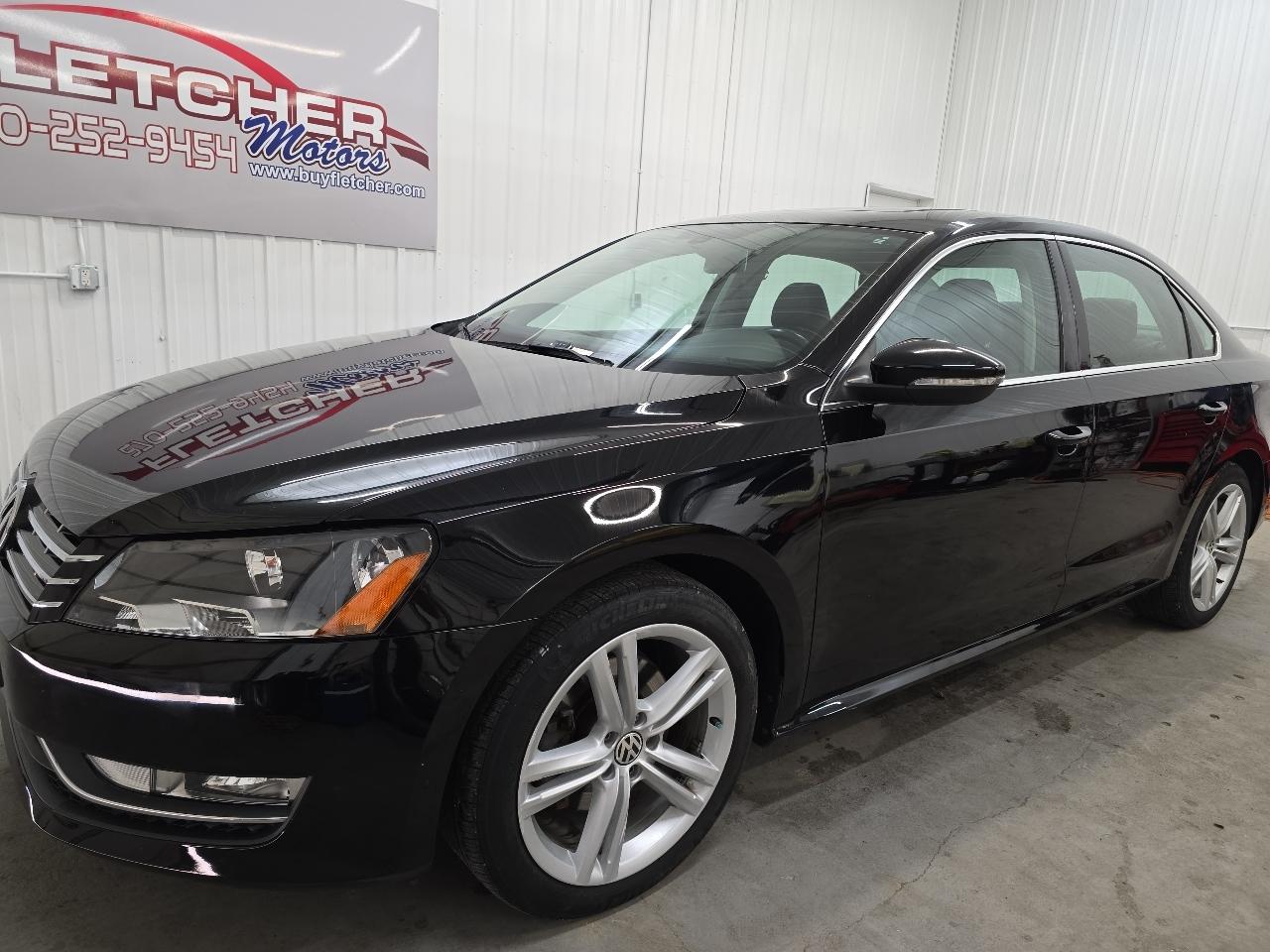 Volkswagen Passat 4dr Sdn 3.6L V6 DSG SE w/Sunroof 2012