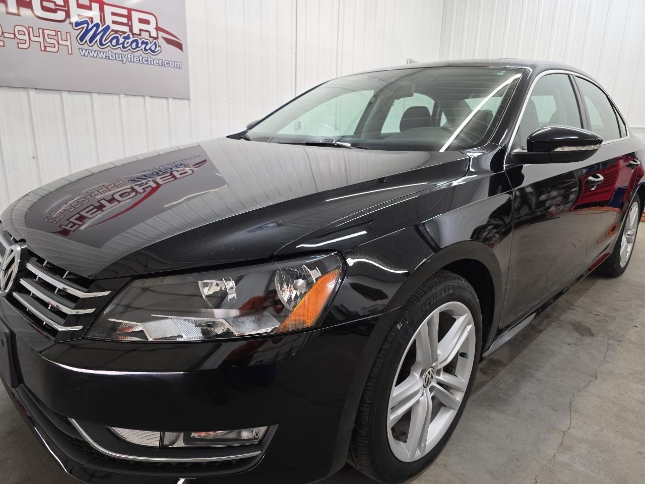 Volkswagen Passat 4dr Sdn 3.6L V6 DSG SE w/Sunroof 2012