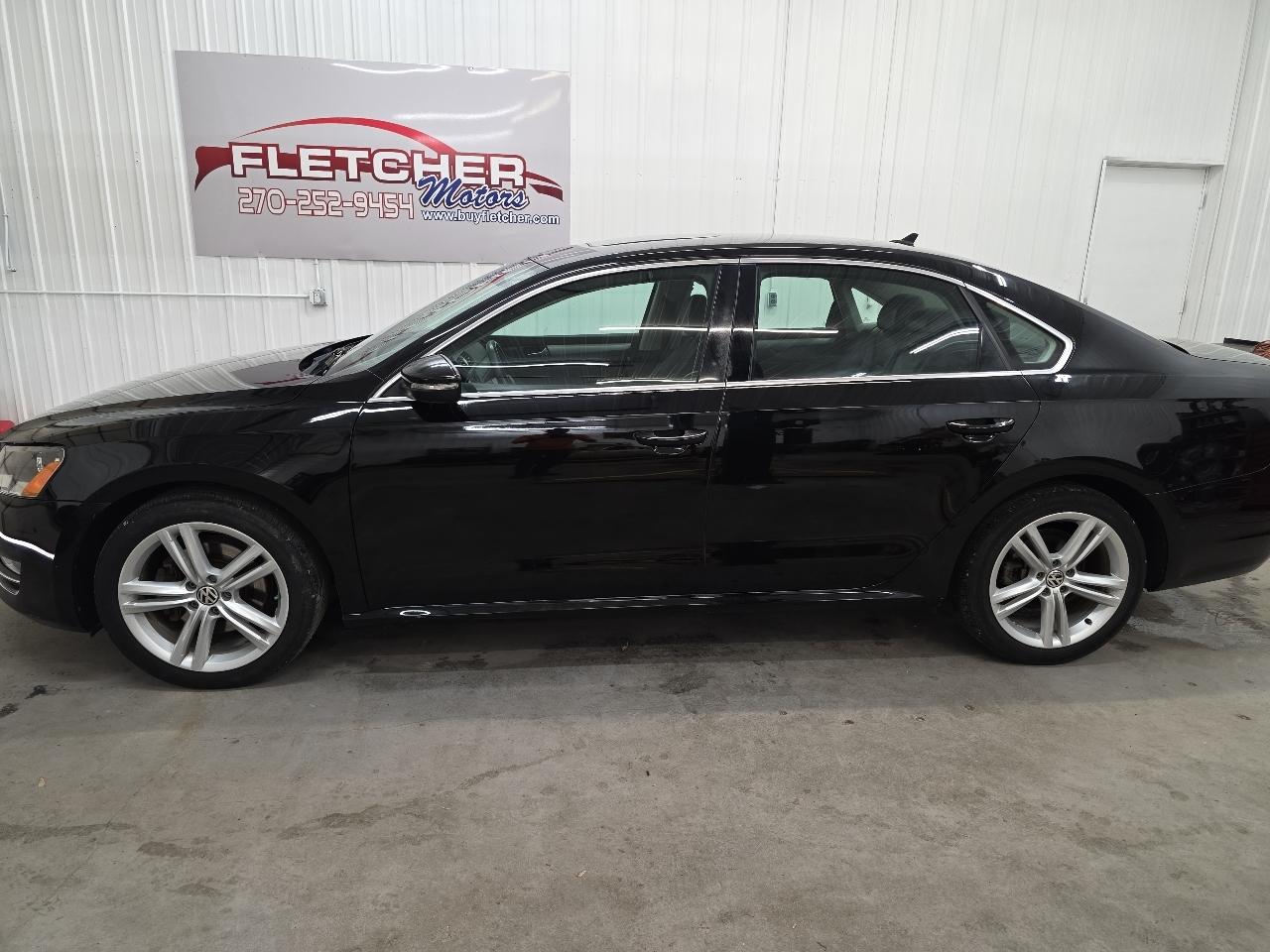Volkswagen Passat 4dr Sdn 3.6L V6 DSG SE w/Sunroof 2012