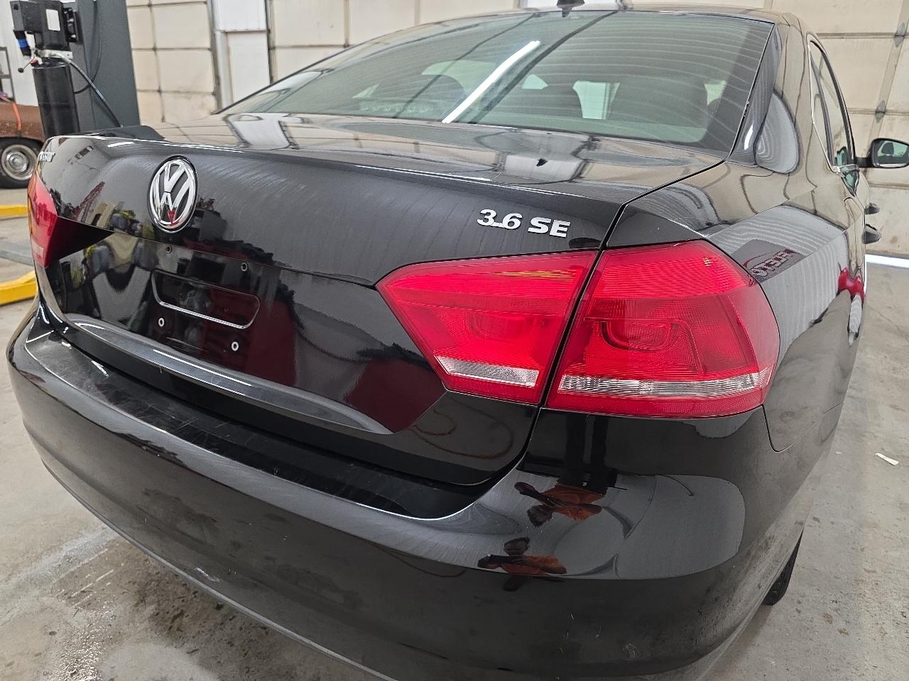 Volkswagen Passat 4dr Sdn 3.6L V6 DSG SE w/Sunroof 2012