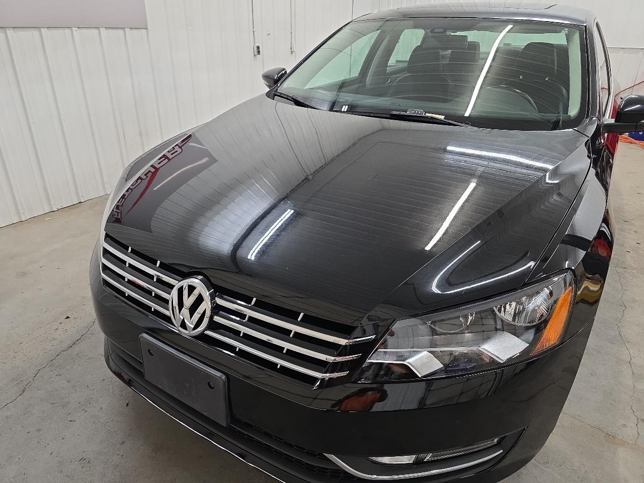 Volkswagen Passat 4dr Sdn 3.6L V6 DSG SE w/Sunroof 2012