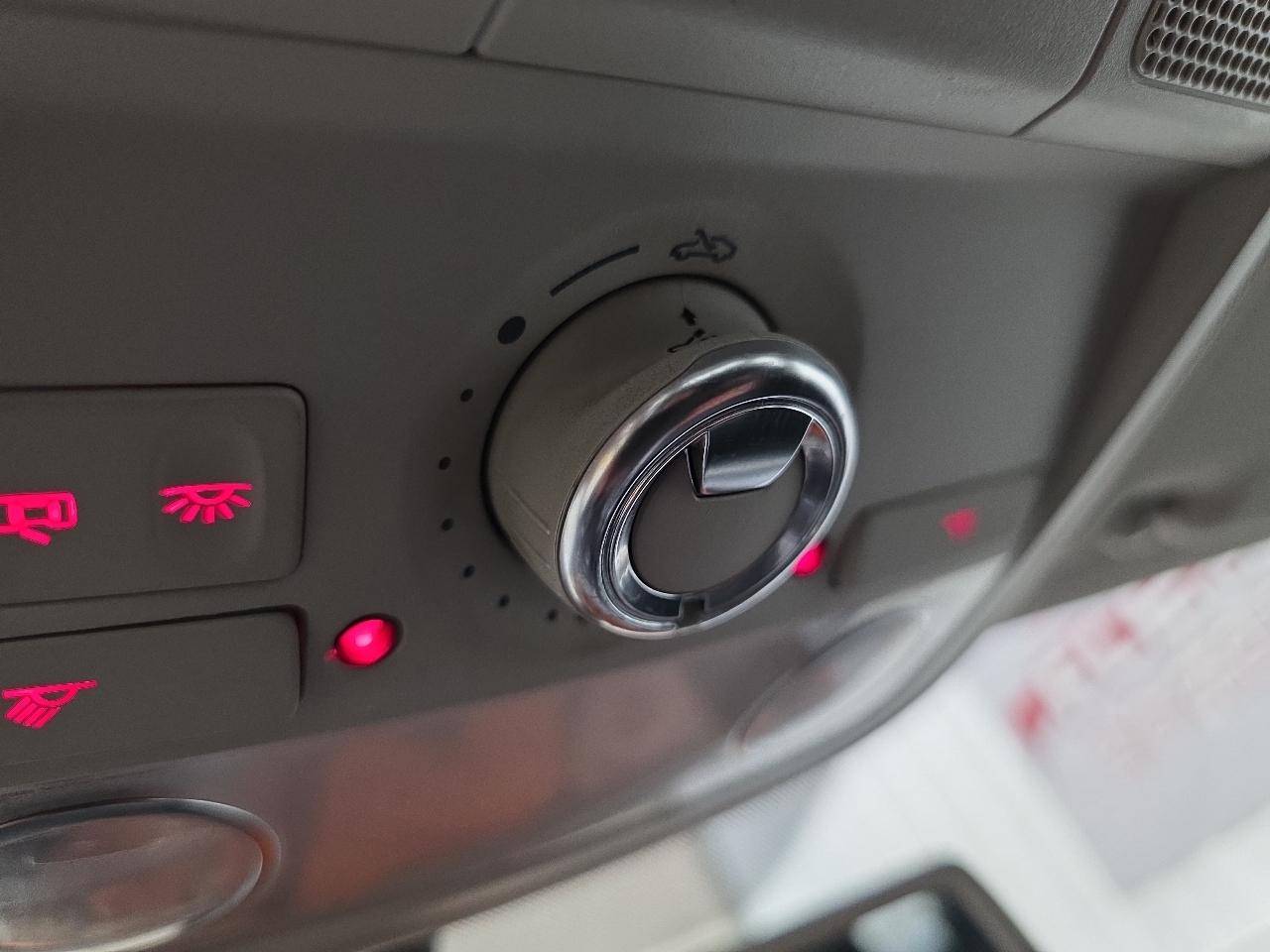 Volkswagen Passat 4dr Sdn 3.6L V6 DSG SE w/Sunroof 2012