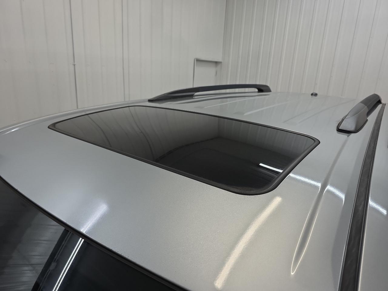 Toyota Sienna 5dr 7-Pass Van V6 XLE AAS FWD (Natl) 2014