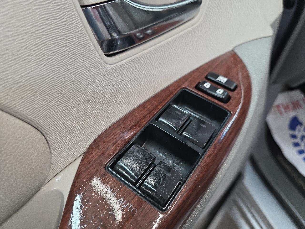 Toyota Sienna 5dr 7-Pass Van V6 XLE AAS FWD (Natl) 2014