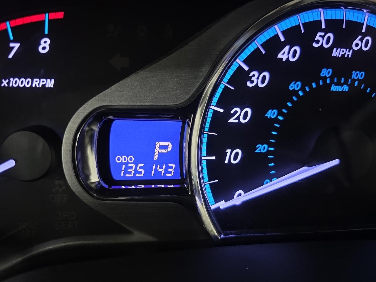 Toyota Sienna 5dr 7-Pass Van V6 XLE AAS FWD (Natl) 2014