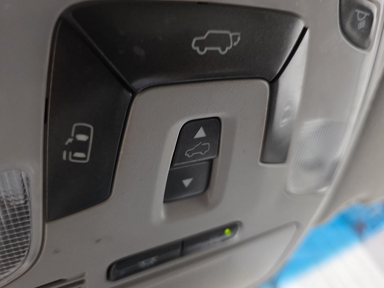 Toyota Sienna 5dr 7-Pass Van V6 XLE AAS FWD (Natl) 2014