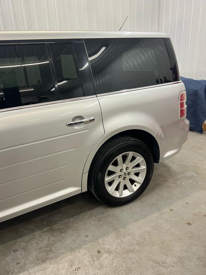 Ford Flex 4dr SEL FWD 2011
