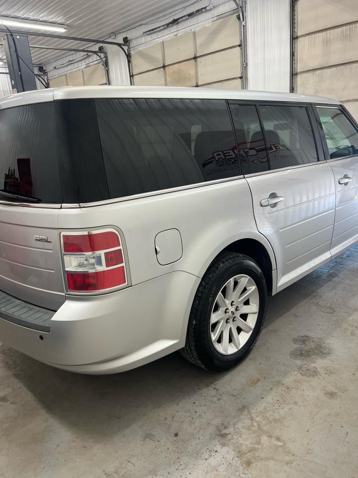 Ford Flex 4dr SEL FWD 2011