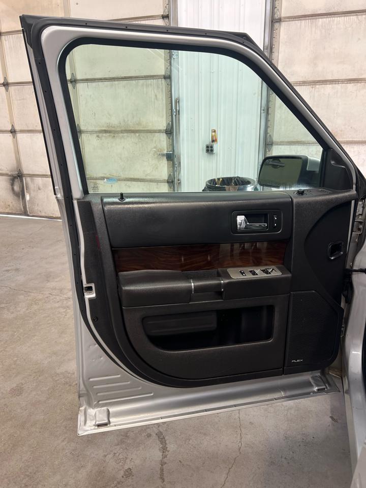 Ford Flex 4dr SEL FWD 2011