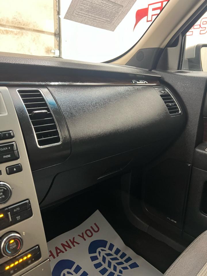 Ford Flex 4dr SEL FWD 2011