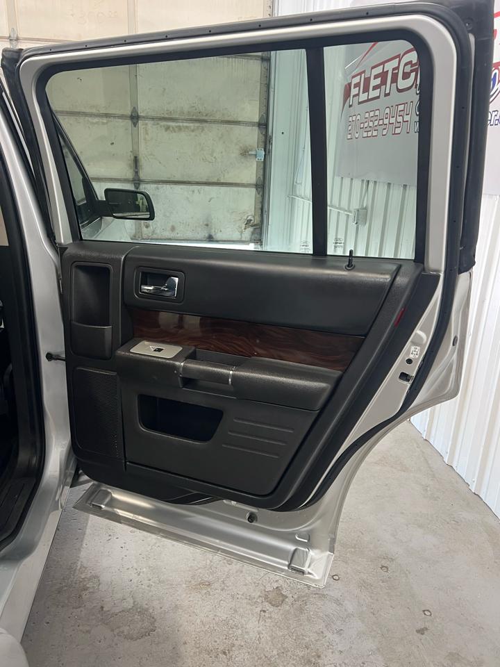 Ford Flex 4dr SEL FWD 2011