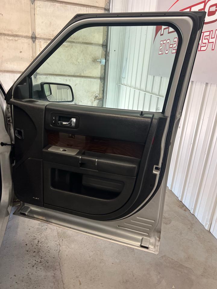 Ford Flex 4dr SEL FWD 2011