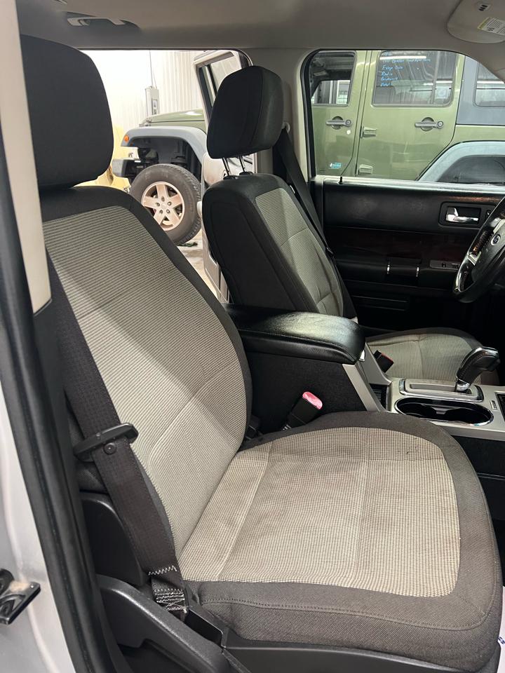 Ford Flex 4dr SEL FWD 2011