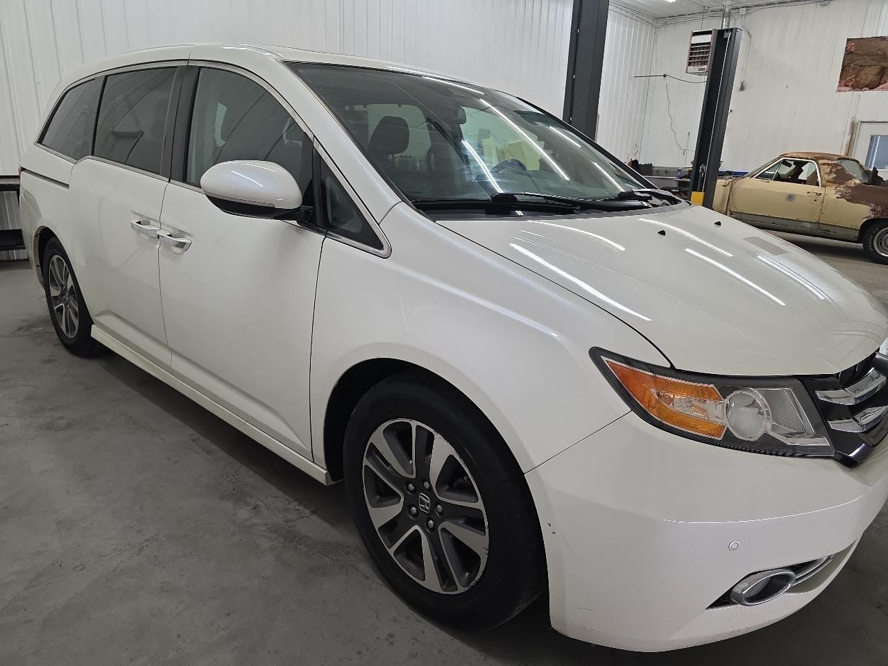 Honda Odyssey 5dr Touring Elite 2016