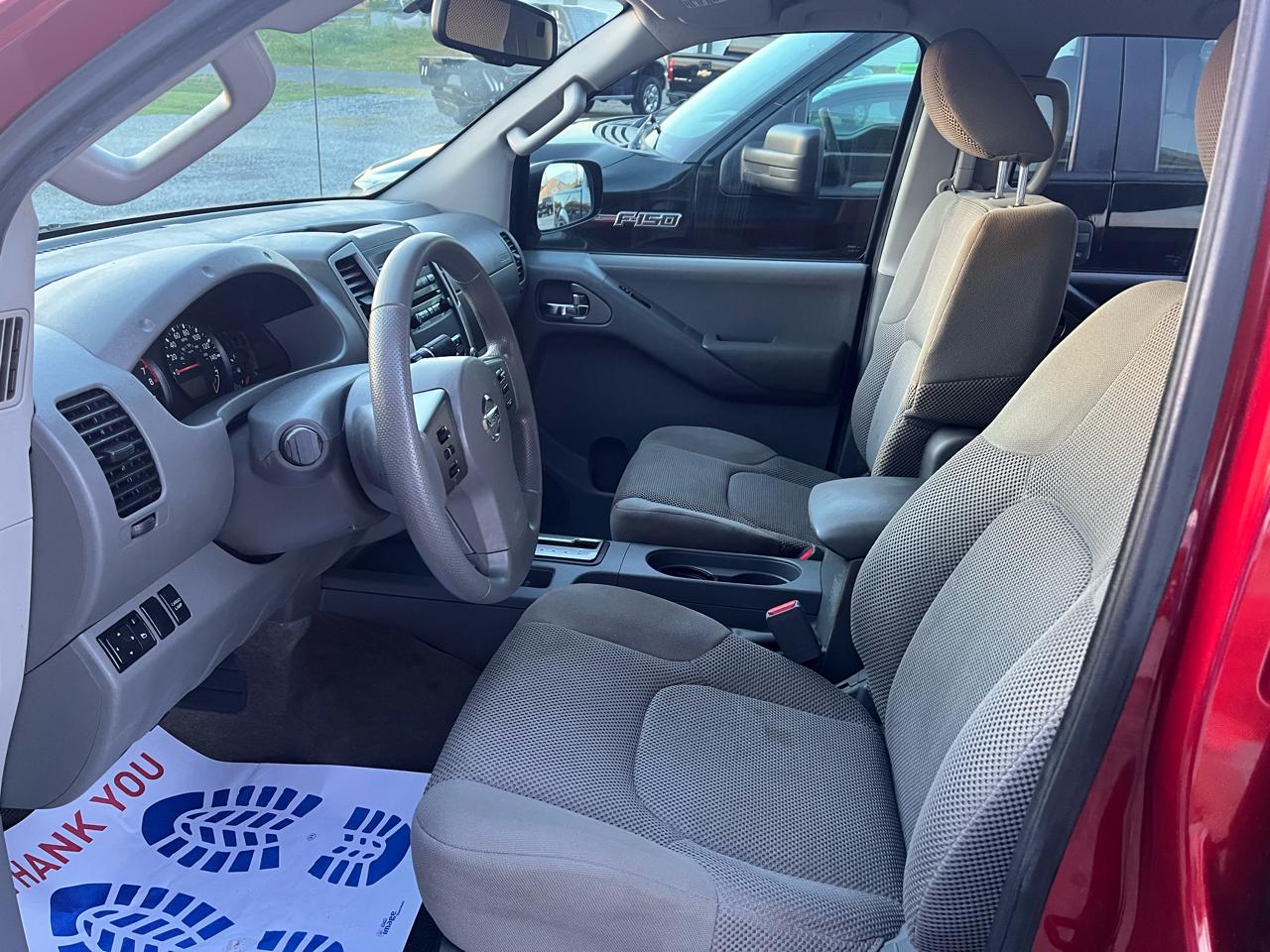 Nissan Frontier 4WD Crew Cab LWB Auto SV 2012