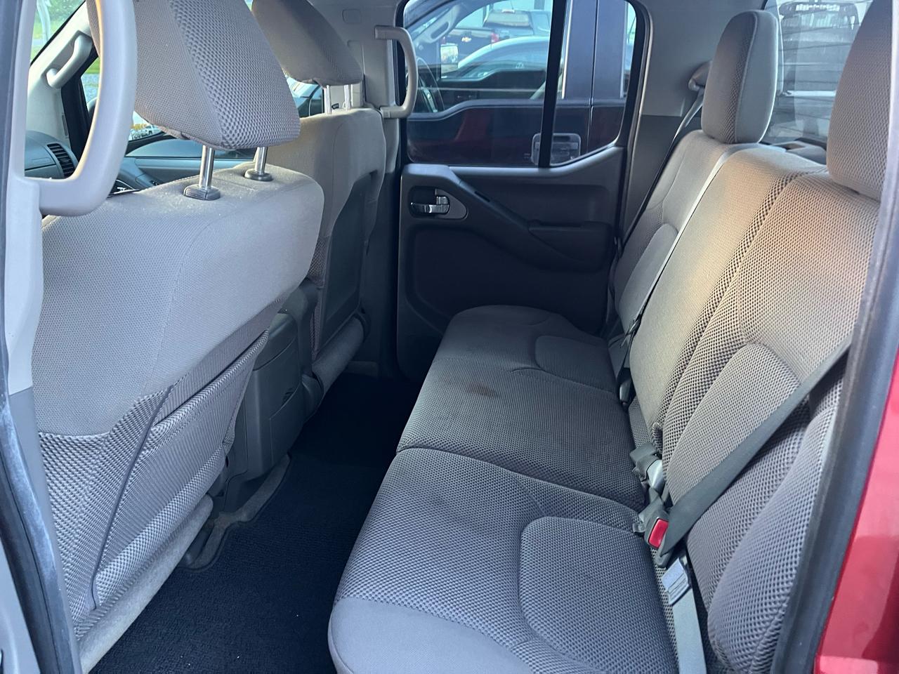 Nissan Frontier 4WD Crew Cab LWB Auto SV 2012