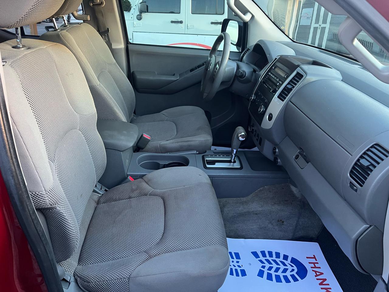 Nissan Frontier 4WD Crew Cab LWB Auto SV 2012