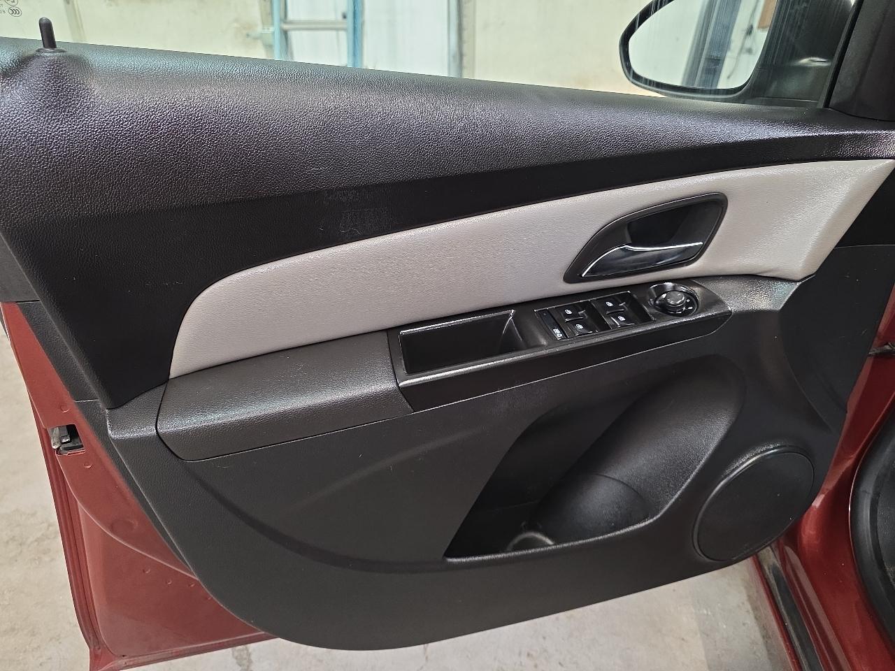 Chevrolet Cruze  2012