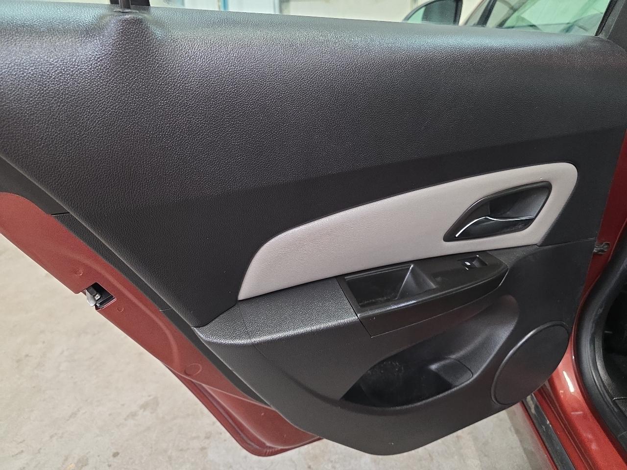 Chevrolet Cruze  2012