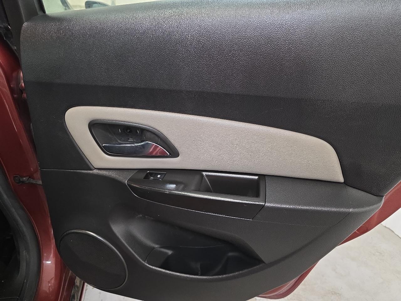 Chevrolet Cruze  2012