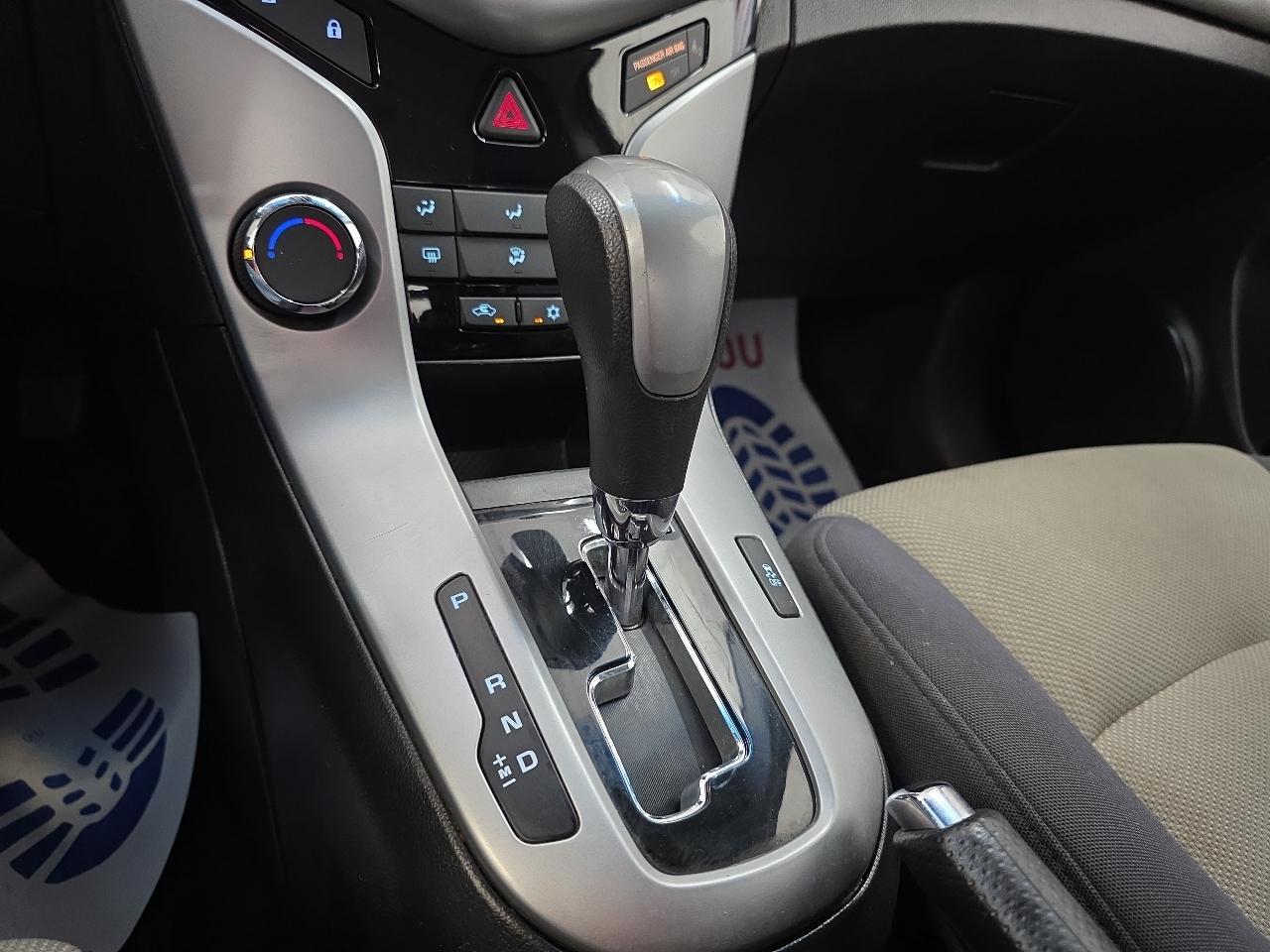 Chevrolet Cruze  2012