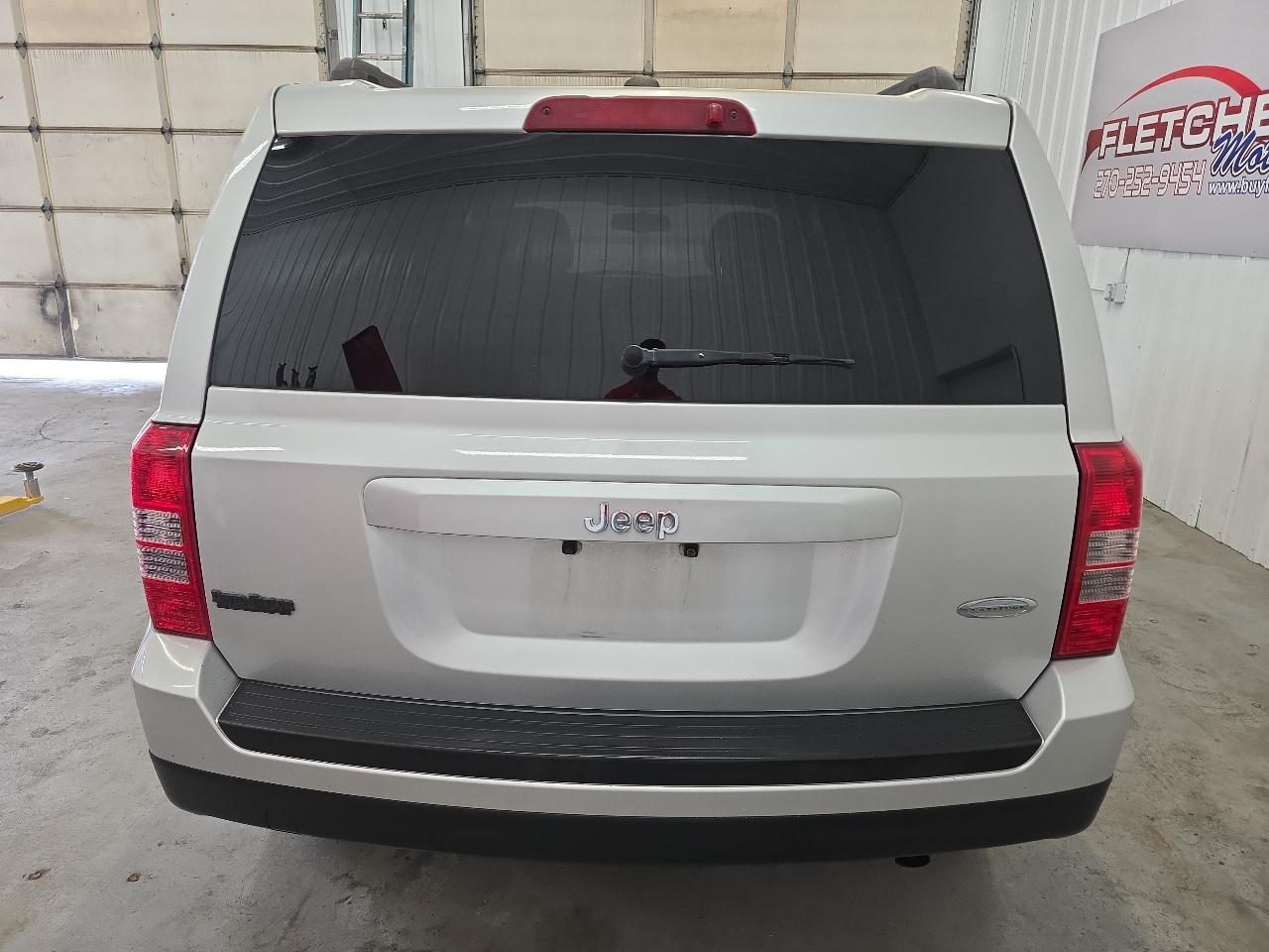 Jeep Patriot FWD 4dr Latitude 2013