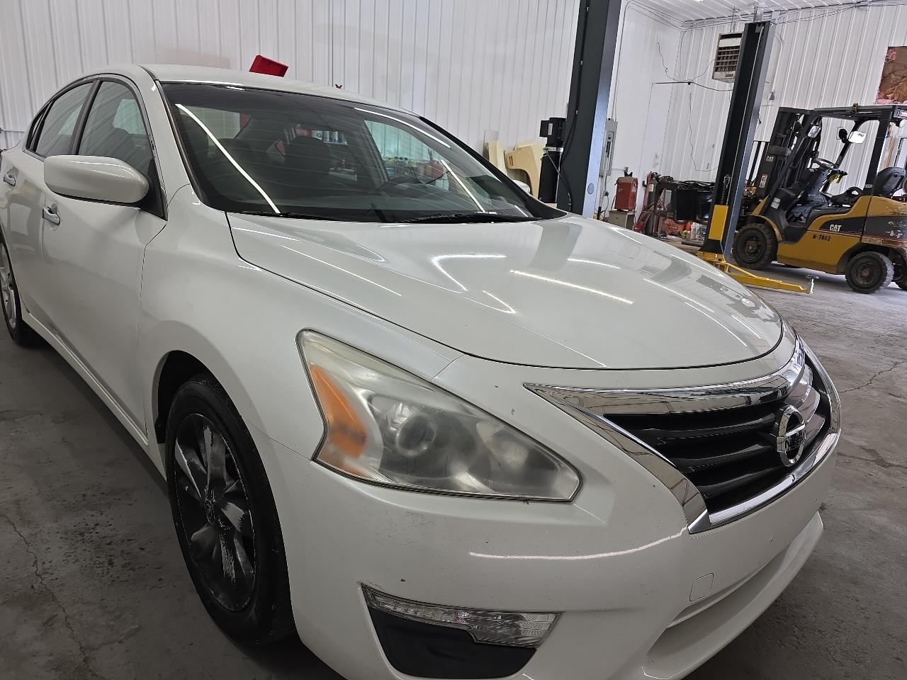 Nissan Altima 4dr Sdn I4 2.5 SV 2013