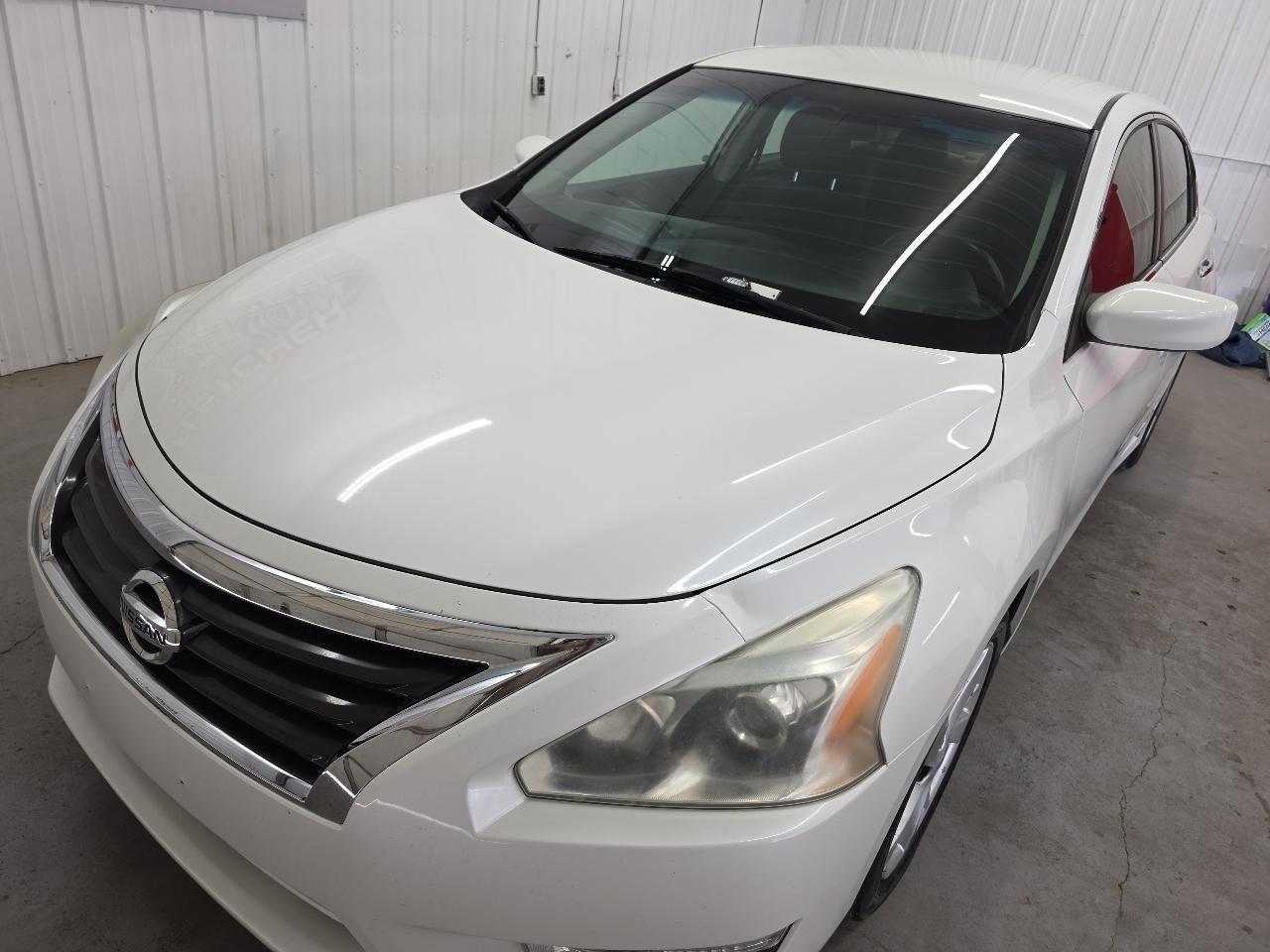 Nissan Altima 4dr Sdn I4 2.5 SV 2013