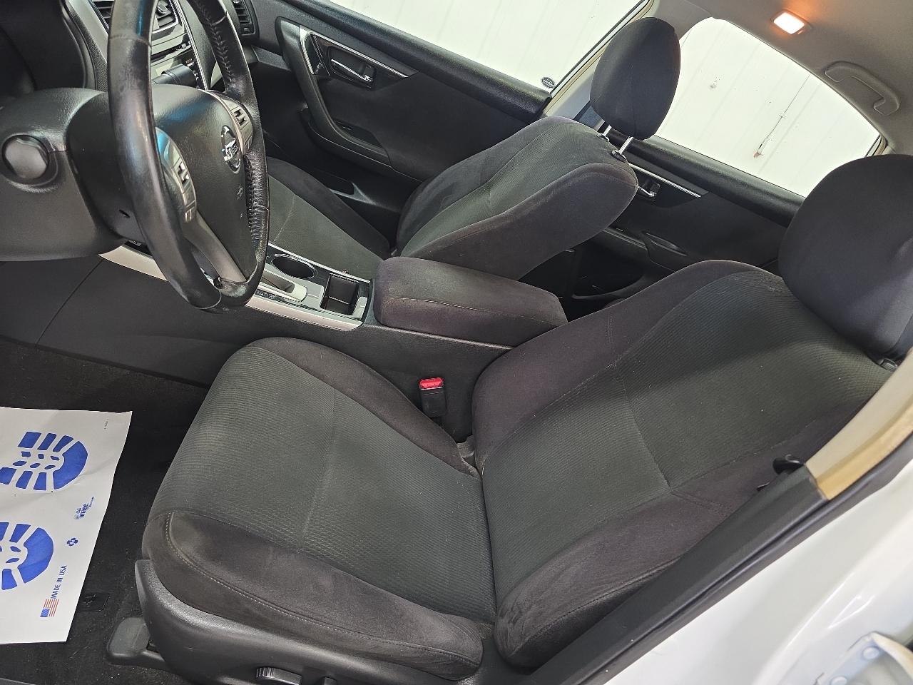 Nissan Altima 4dr Sdn I4 2.5 SV 2013