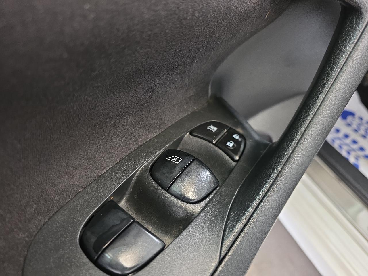 Nissan Altima 4dr Sdn I4 2.5 SV 2013