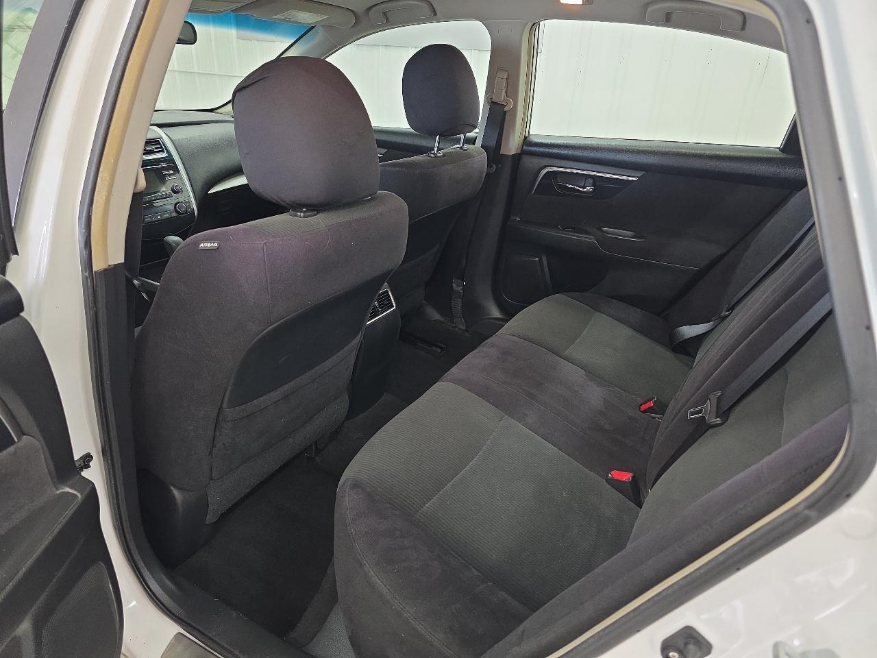 Nissan Altima 4dr Sdn I4 2.5 SV 2013