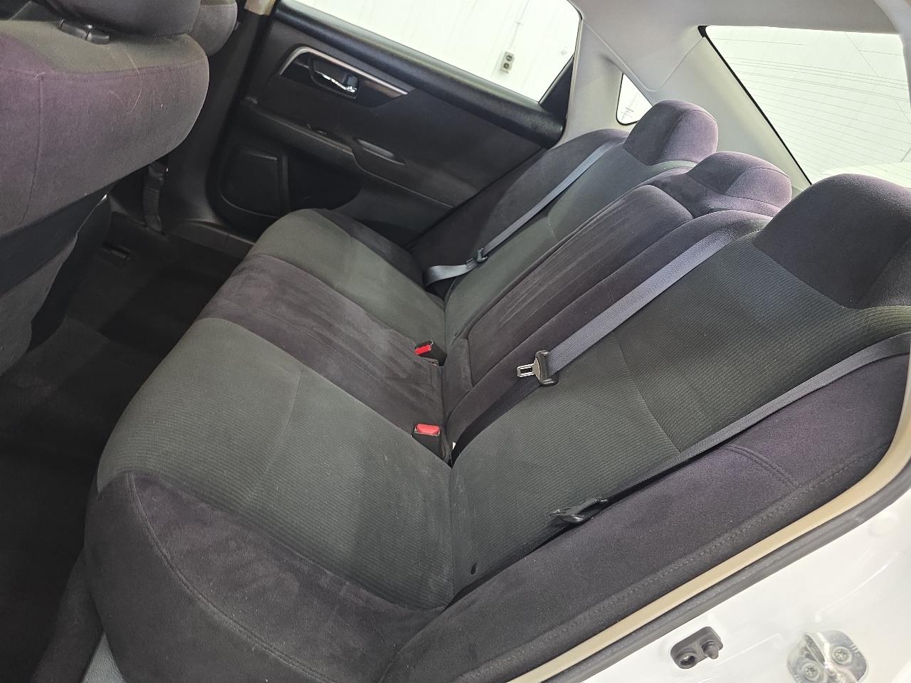 Nissan Altima 4dr Sdn I4 2.5 SV 2013