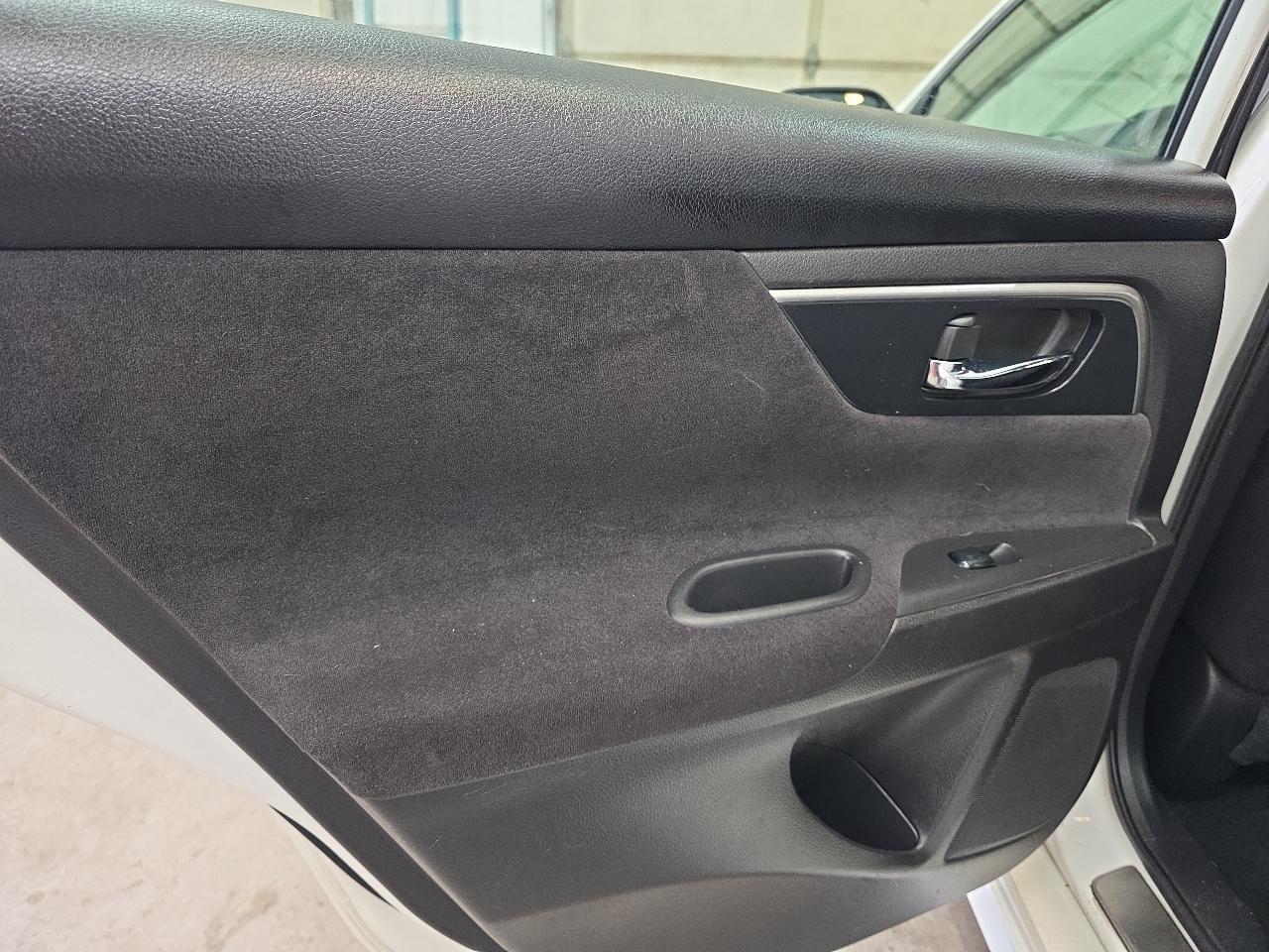 Nissan Altima 4dr Sdn I4 2.5 SV 2013