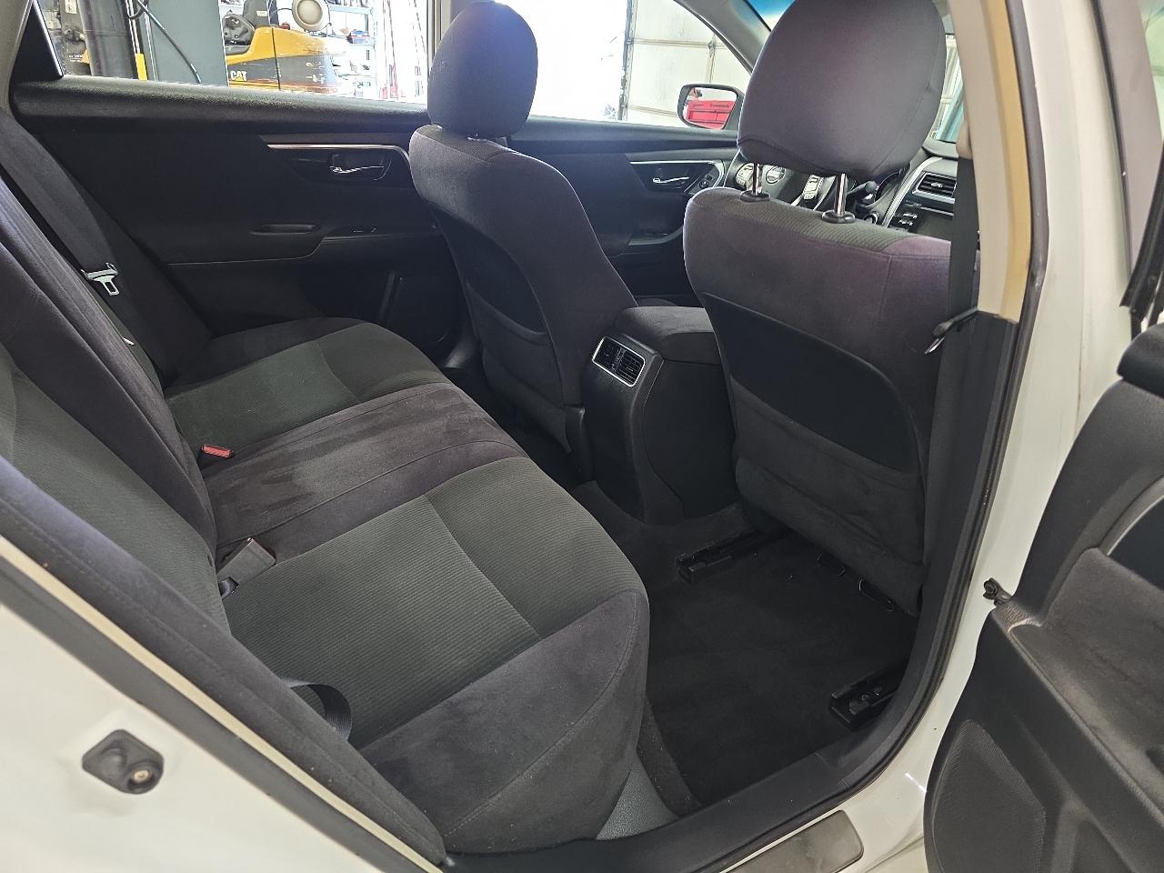 Nissan Altima 4dr Sdn I4 2.5 SV 2013