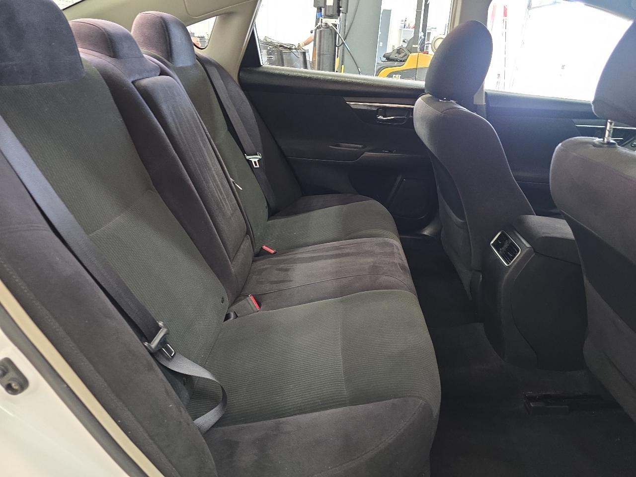 Nissan Altima 4dr Sdn I4 2.5 SV 2013