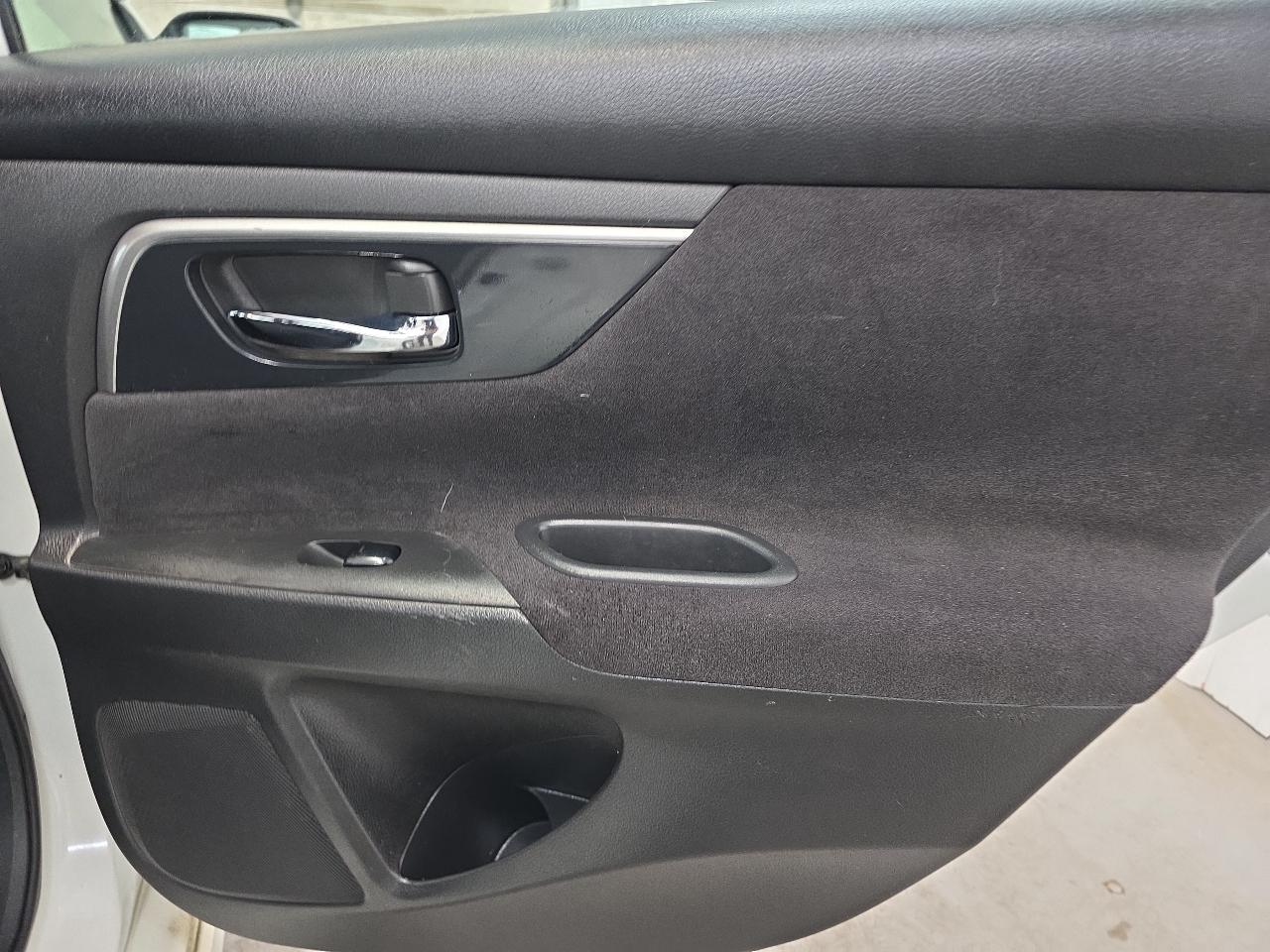 Nissan Altima 4dr Sdn I4 2.5 SV 2013