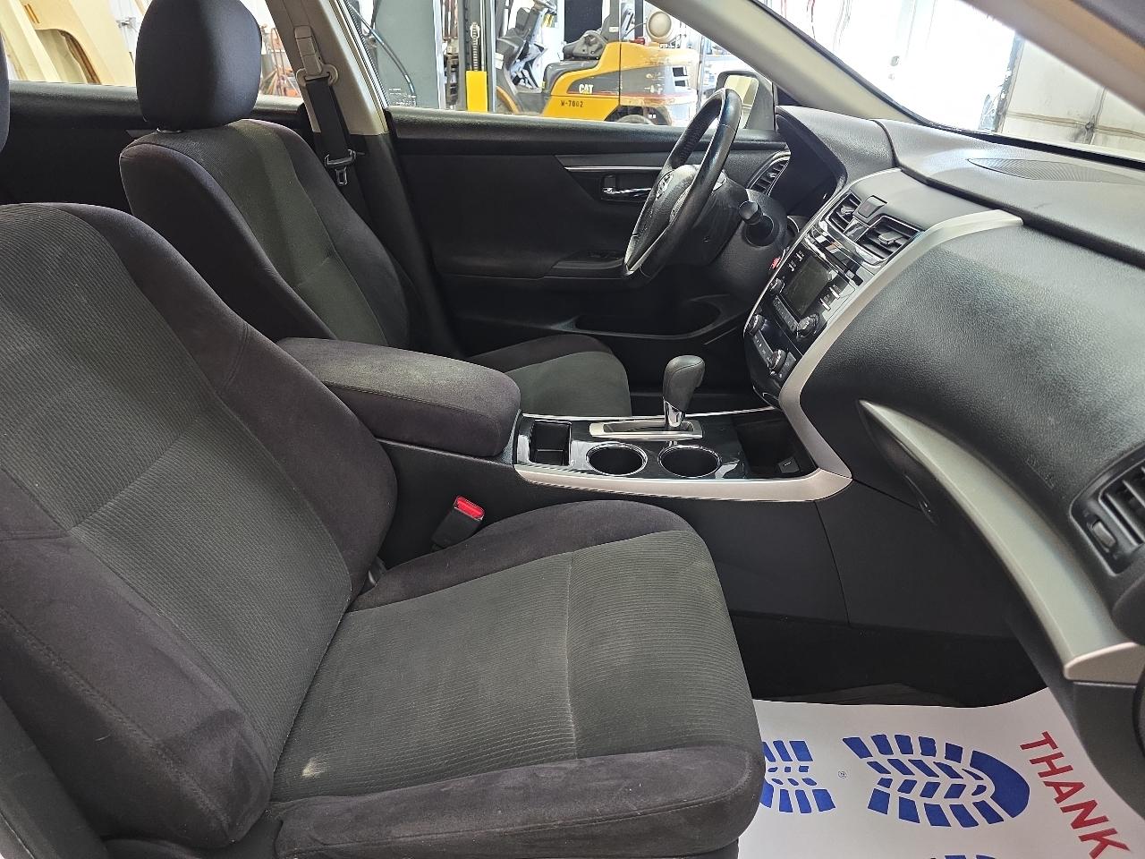 Nissan Altima 4dr Sdn I4 2.5 SV 2013