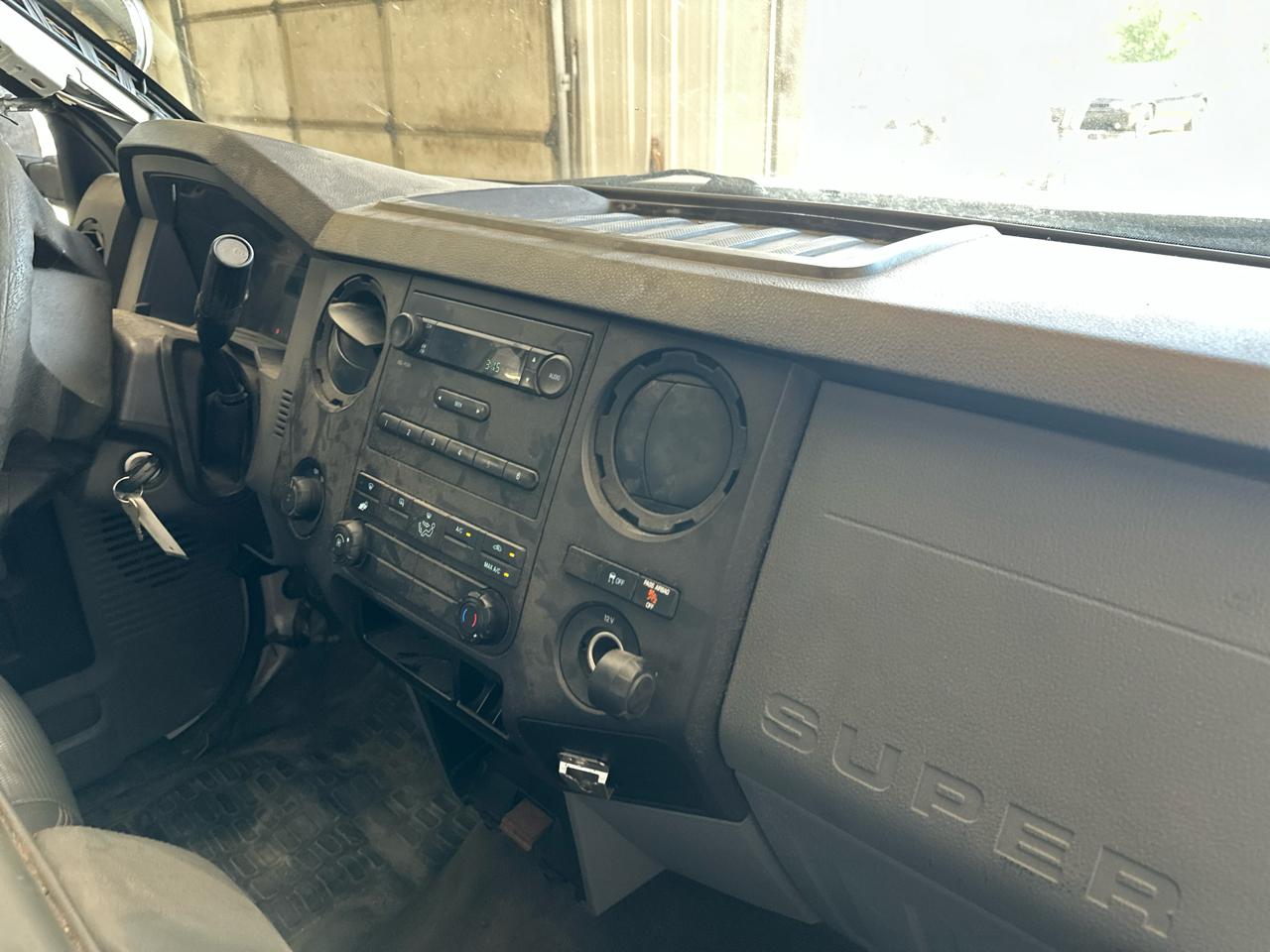 Ford Super Duty F-250 SRW 2WD Reg Cab 137" XLT 2011