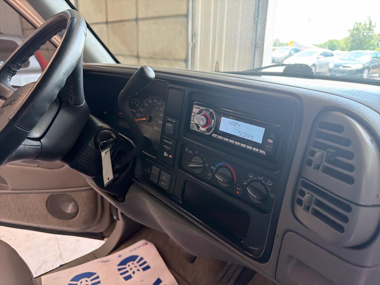 GMC Sierra Classic 1500 Ext Cab 141.5" WB 4WD 1999