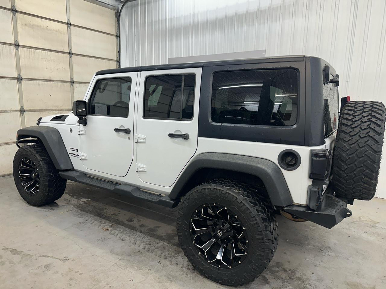 Jeep Wrangler Unlimited 4WD 4dr Sport 2016