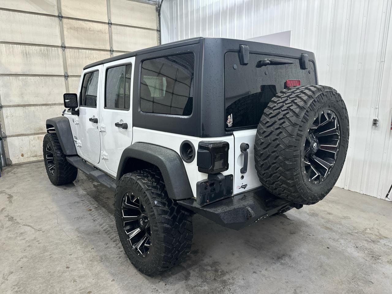 Jeep Wrangler Unlimited 4WD 4dr Sport 2016