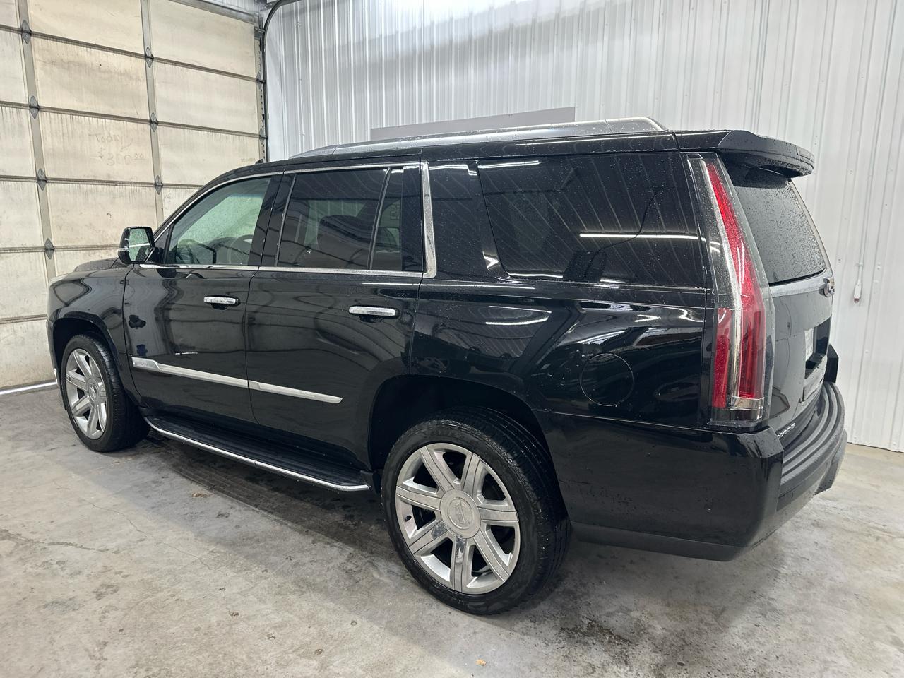 Cadillac Escalade 4WD 4dr Luxury 2017
