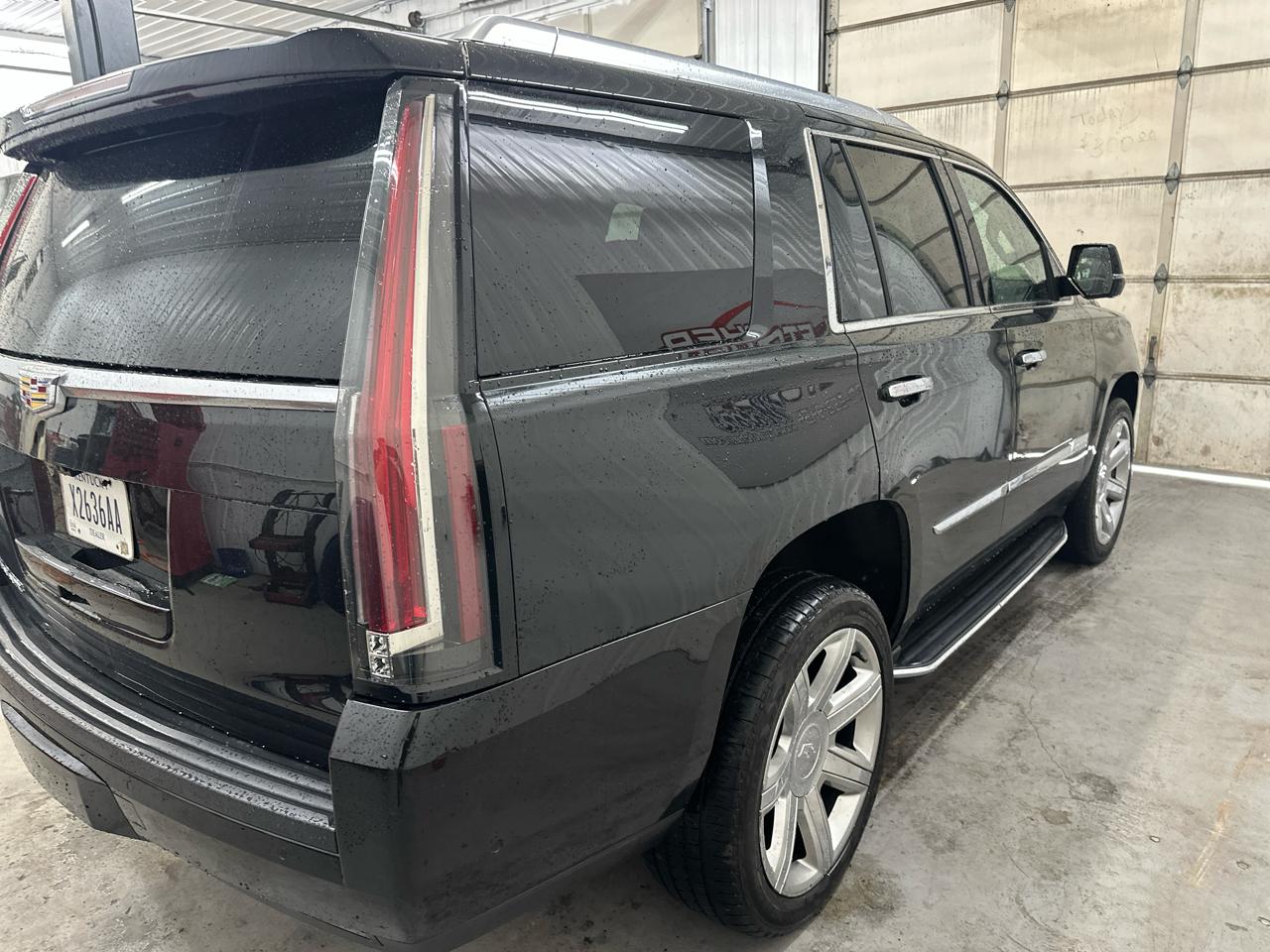 Cadillac Escalade 4WD 4dr Luxury 2017