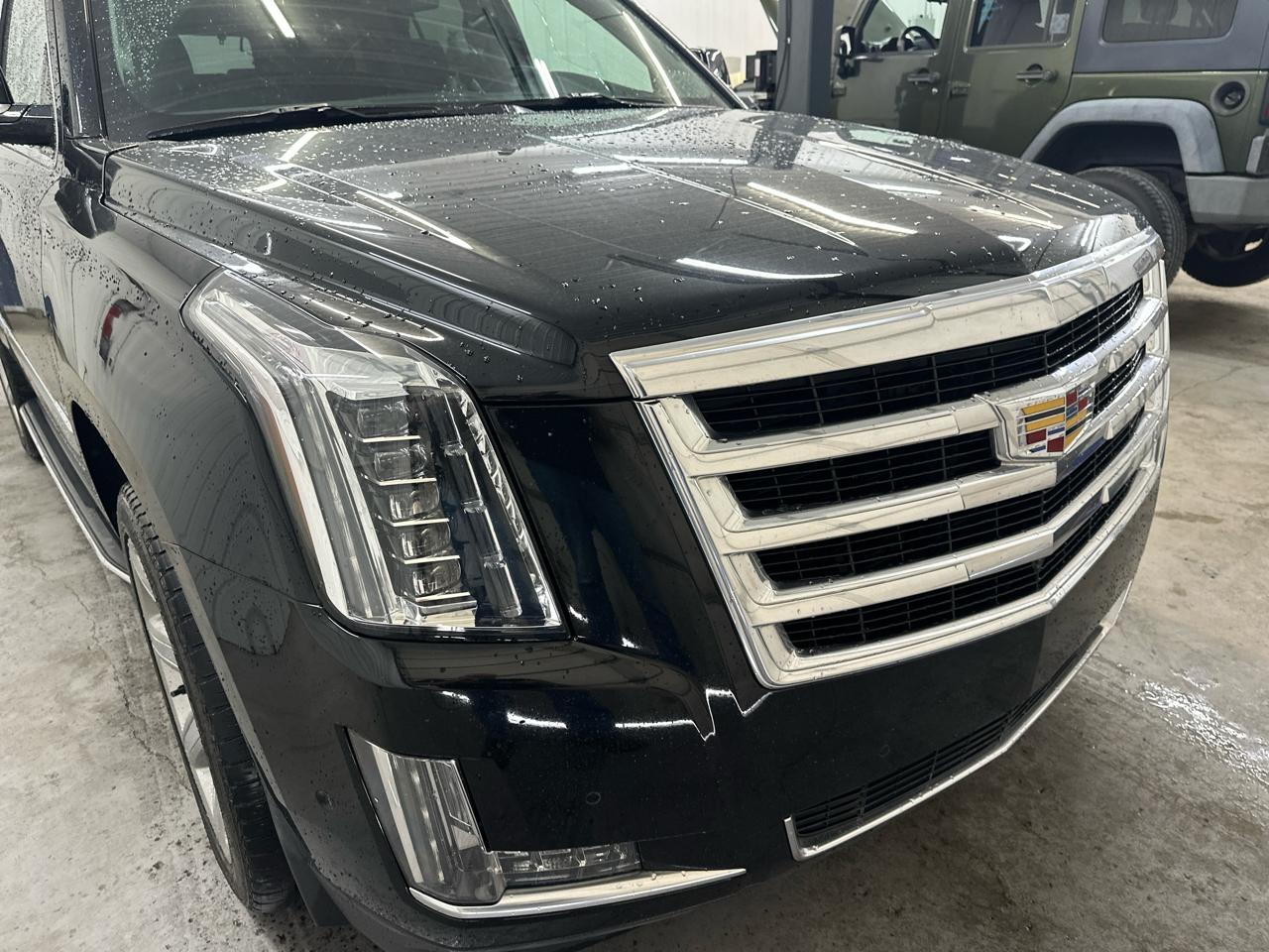 Cadillac Escalade 4WD 4dr Luxury 2017