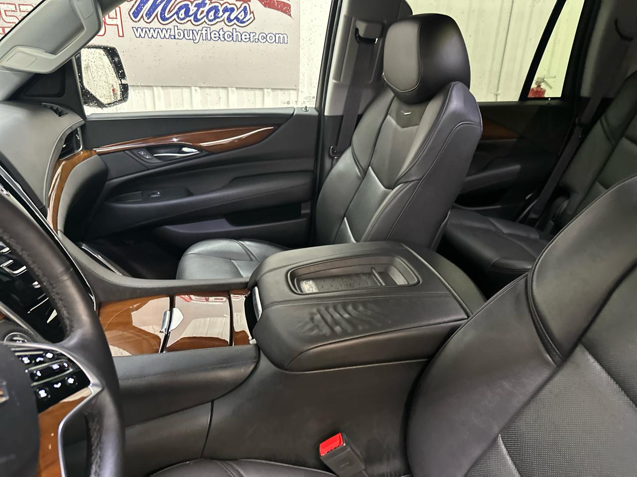 Cadillac Escalade 4WD 4dr Luxury 2017