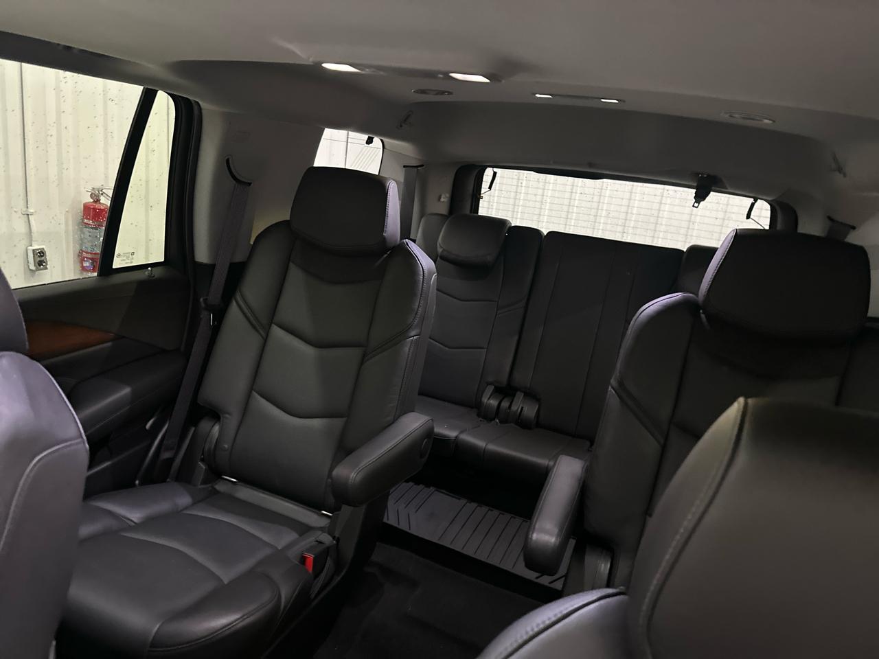 Cadillac Escalade 4WD 4dr Luxury 2017