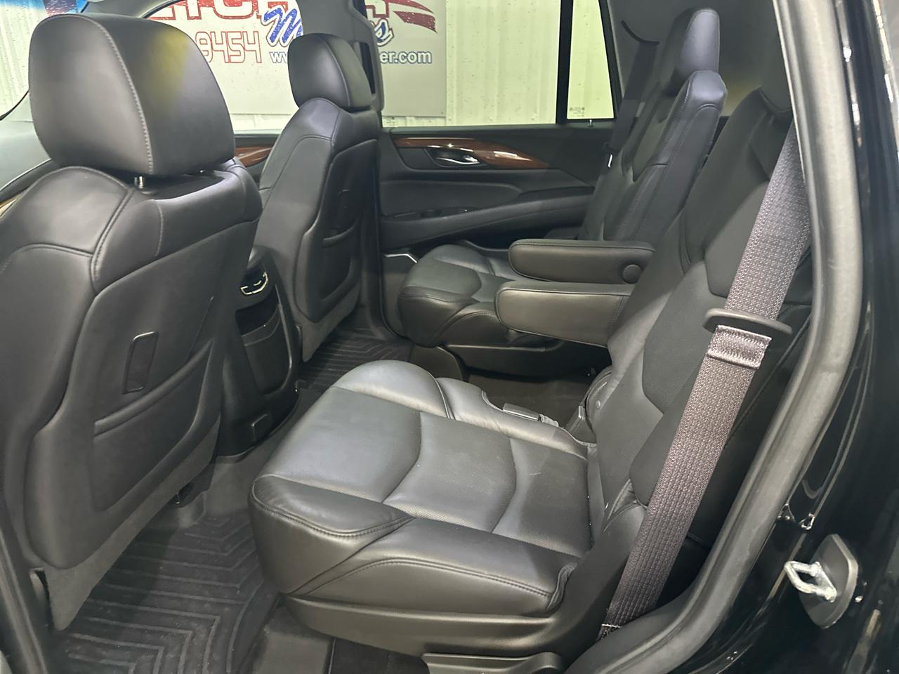 Cadillac Escalade 4WD 4dr Luxury 2017