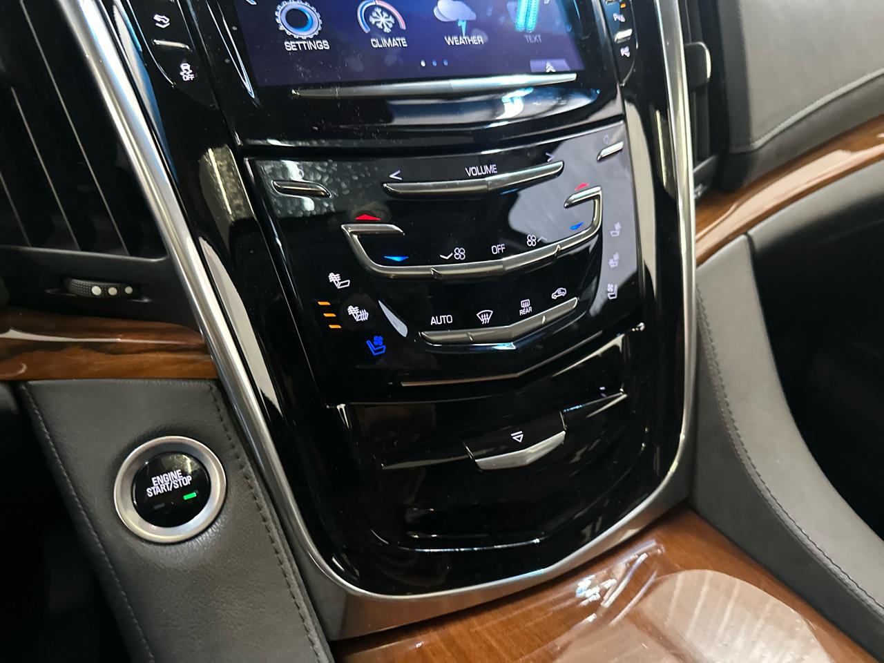 Cadillac Escalade 4WD 4dr Luxury 2017