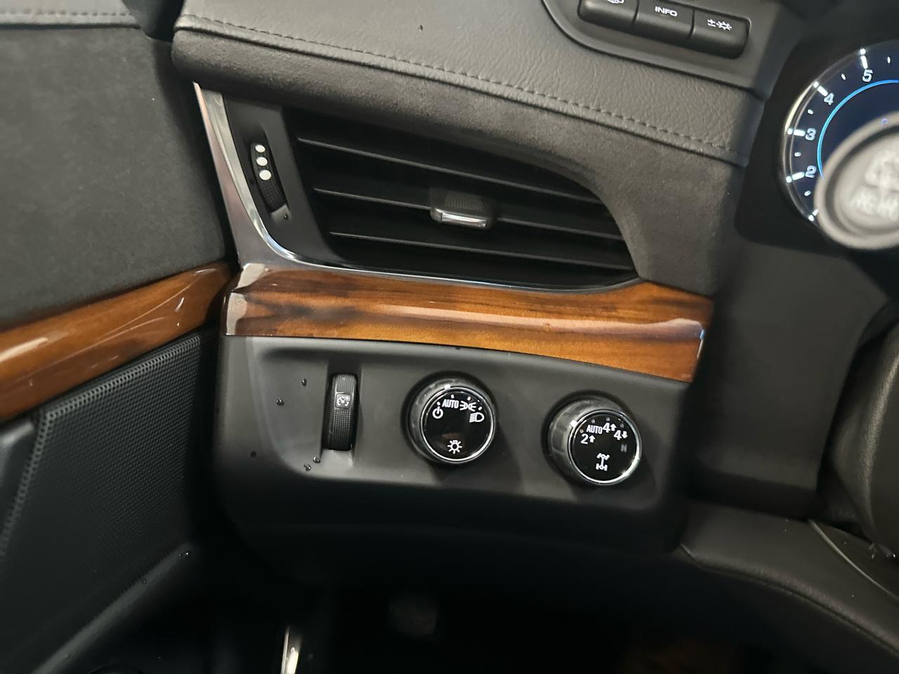 Cadillac Escalade 4WD 4dr Luxury 2017